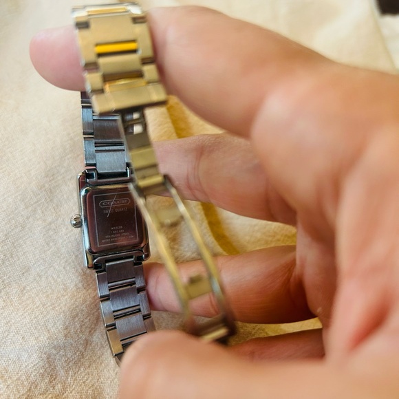 COACH Two Tone W502B Coach Operation Quartz Watch Square Unisex - Picture 4 of 4